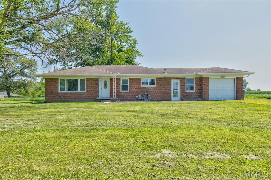 Homes for sale in Bunker Hill, IL | 7929 Brighton Bunker Hill Rd, Bunker Hill, IL 62014 | MLS# MIS26045265