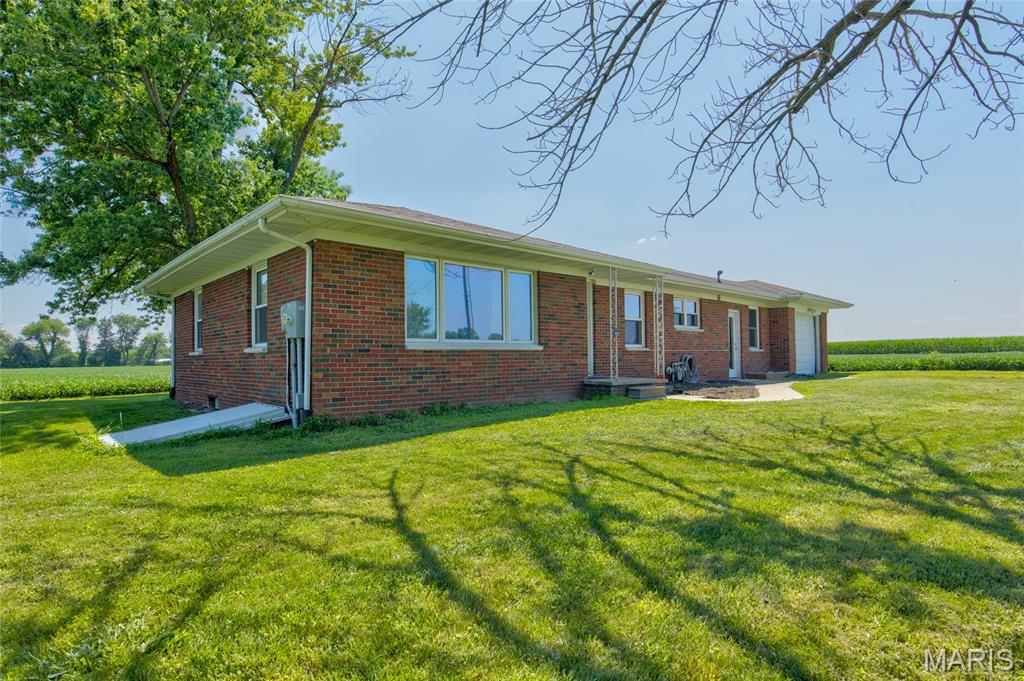 Homes for sale in Bunker Hill, IL | 7929 Brighton Bunker Hill Rd, Bunker Hill, IL 62014 | MLS# MIS26045265