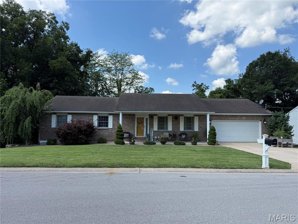 Homes for sale in Hannibal, MO | 137 Rosewood Dr, Hannibal, MO 63401 | MLS# MIS26045290