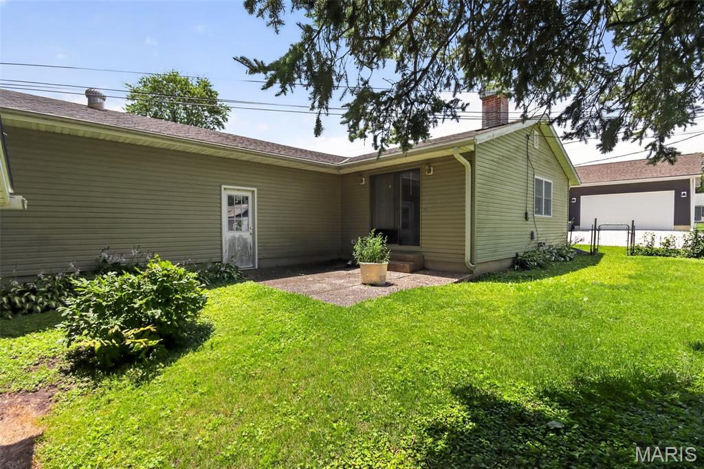 2nd image of 210 Crane St, Pittsfield, IL 62363 | MLS# MIS26045312