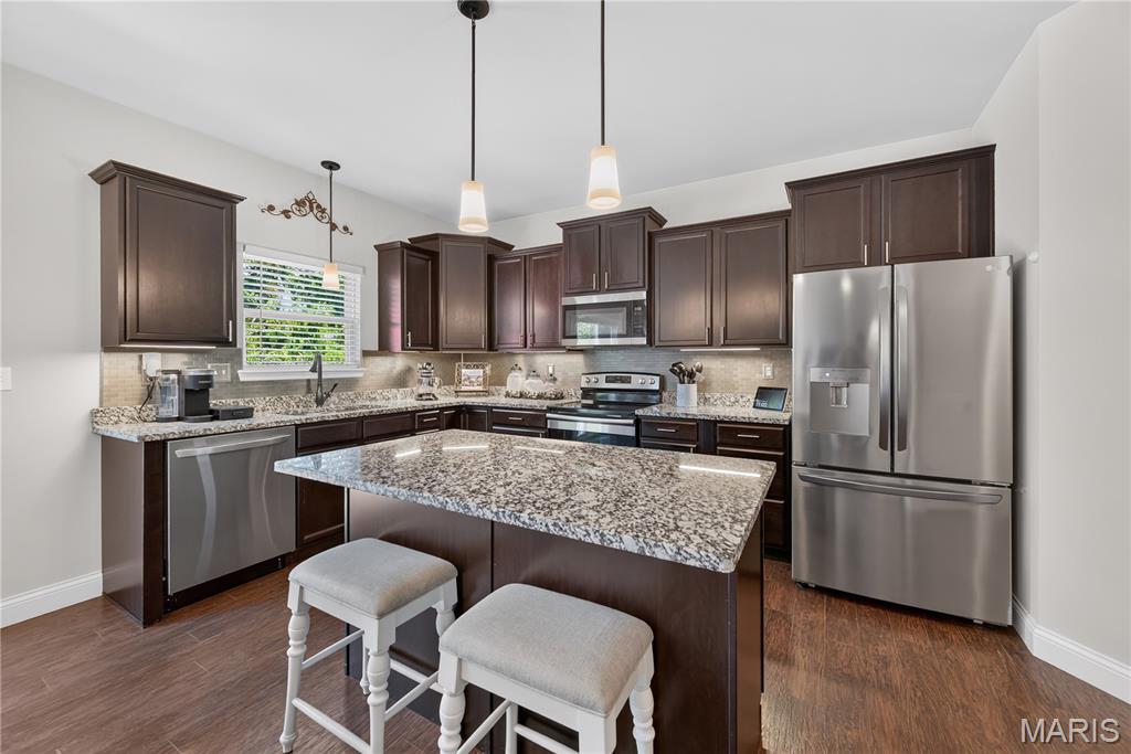 2nd image of 1809 Barclay Trail Dr, Wentzville, MO 63385 | MLS# MIS26045329