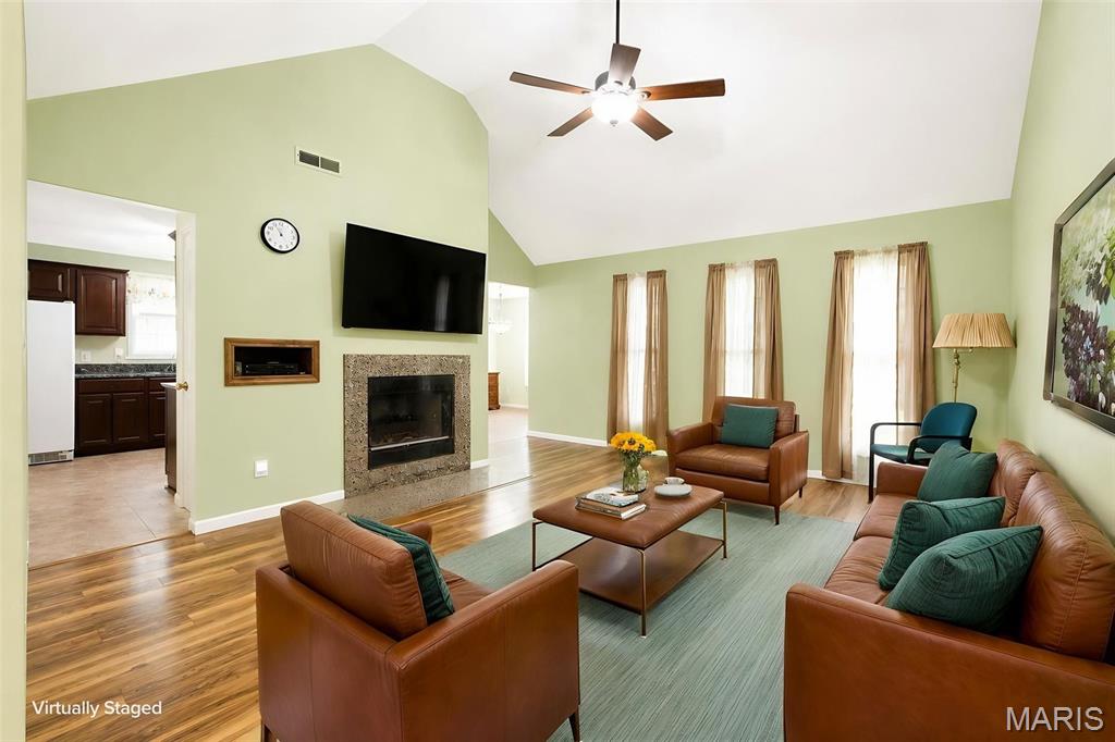 Homes for sale in Jerseyville, IL | 612 N Hickory St, Jerseyville, IL 62052 | MLS# MIS26045356
