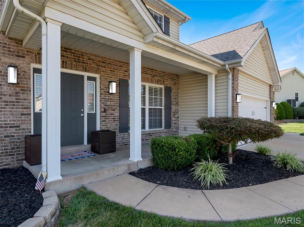 4th image of 605 Castlebrook Dr, Saint Peters, MO 63376 | MLS# MIS26045388