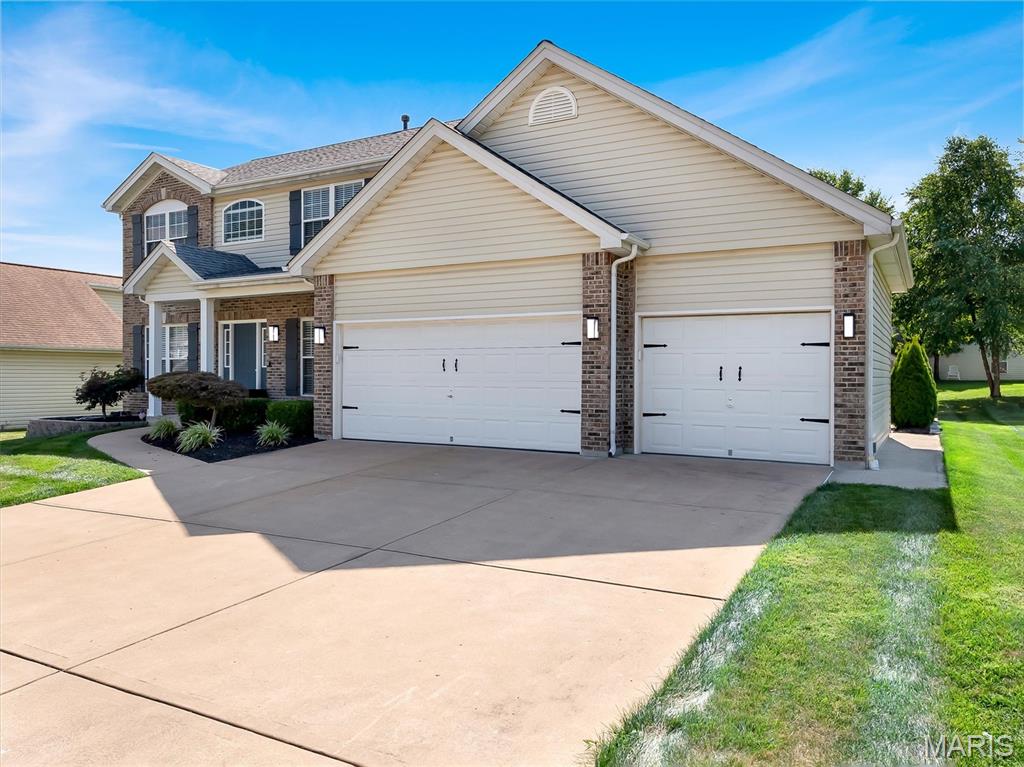 3rd image of 605 Castlebrook Dr, Saint Peters, MO 63376 | MLS# MIS26045388