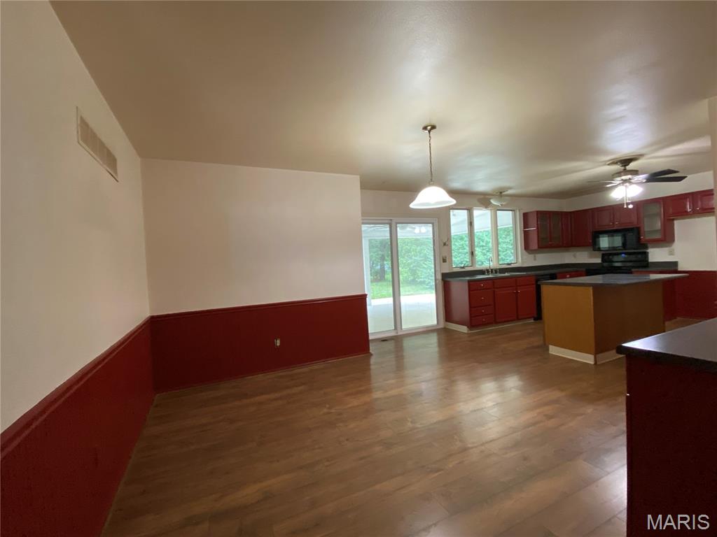 5th image of 28 Countrywood Dr, Saint Peters, MO 63376 | MLS# MIS26045410