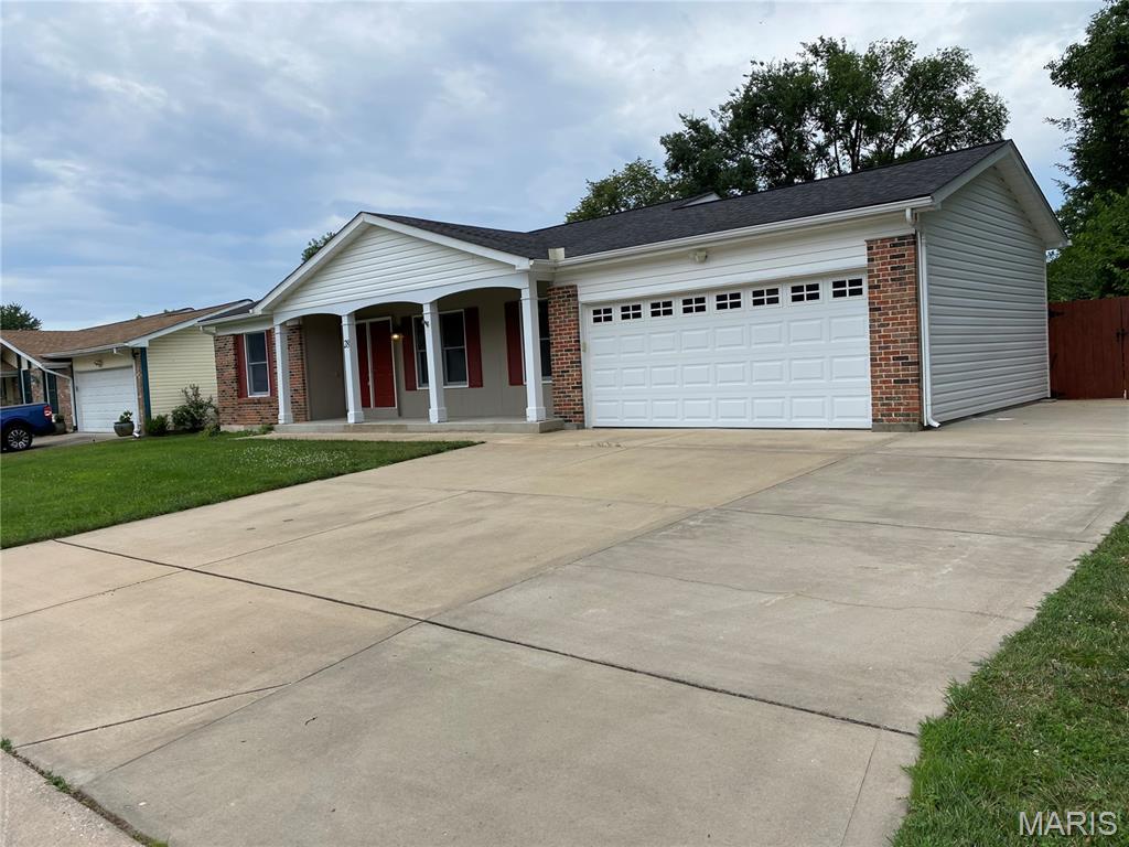 2nd image of 28 Countrywood Dr, Saint Peters, MO 63376 | MLS# MIS26045410