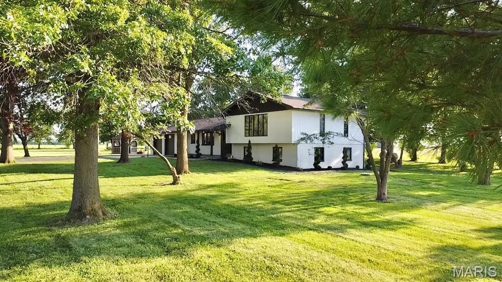 Homes for sale in Highland, IL | 5573 State Route 160, Highland, IL 62249 | MLS# MIS26045426