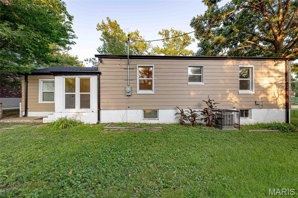Homes for sale in St John, MO | 3709 Eminence Blvd, St John, MO 63114 | MLS# MIS26045484