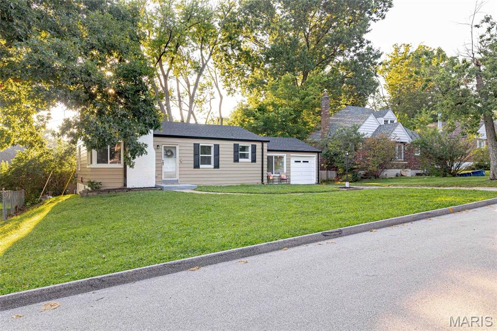 Homes for sale in St John, MO | 3709 Eminence Blvd, St John, MO 63114 | MLS# MIS26045484
