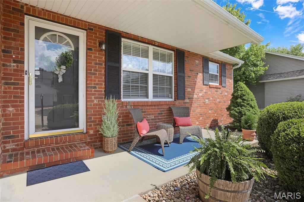 Homes for sale in Glen Carbon, IL | 59 Julie Dr, Glen Carbon, IL 62034 | MLS# MIS26045491