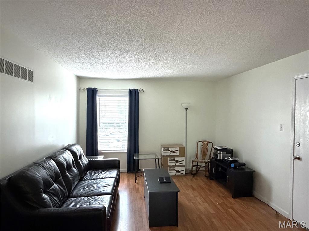 3rd image of 790 Delray Dr, St Peters, MO 63376