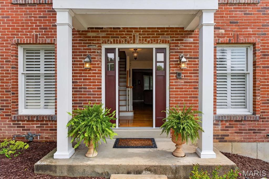 2nd image of 2358 Fairoyal Dr, Saint Louis, MO 63131 | MLS# MIS26045627