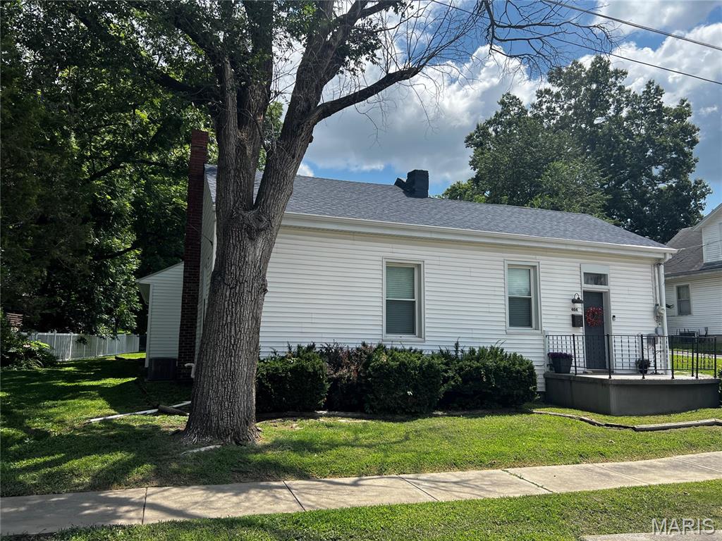 Homes for sale in Waterloo, IL | 404 S Main St, Waterloo, IL 62298 | MLS# MIS26045645