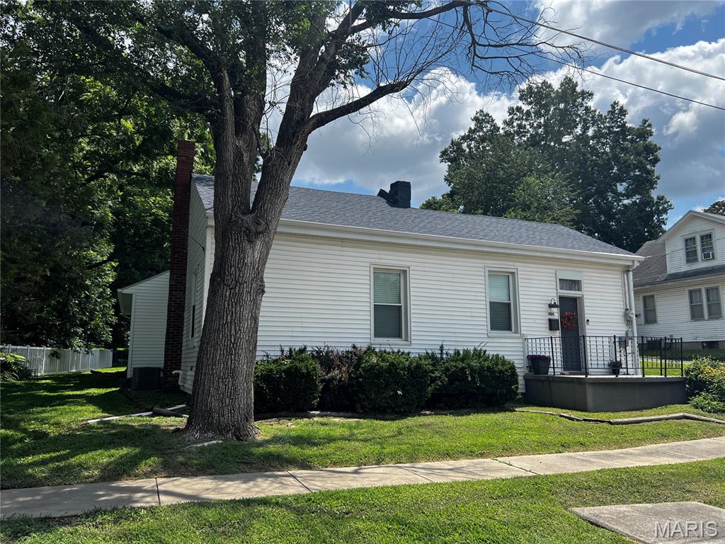 Homes for sale in Waterloo, IL | 404 S Main St, Waterloo, IL 62298 | MLS# MIS26045645