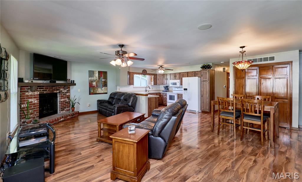 5th image of 42 Heather Valley Cir, St Peters, MO 63376 | MLS# MIS26045697