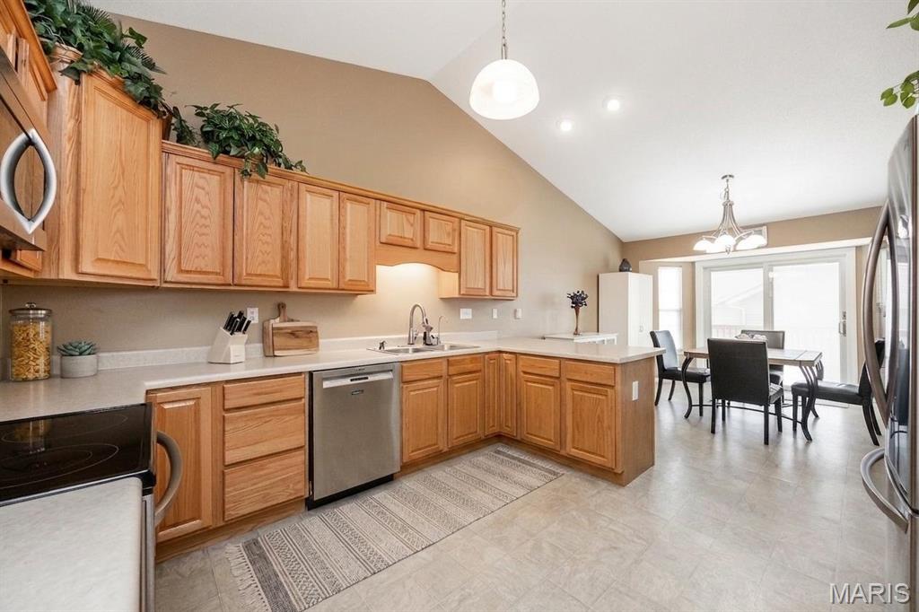 Homes for sale in Troy, IL | 248 Sunnybrooke, Troy, IL 62294 | MLS# MIS26045705