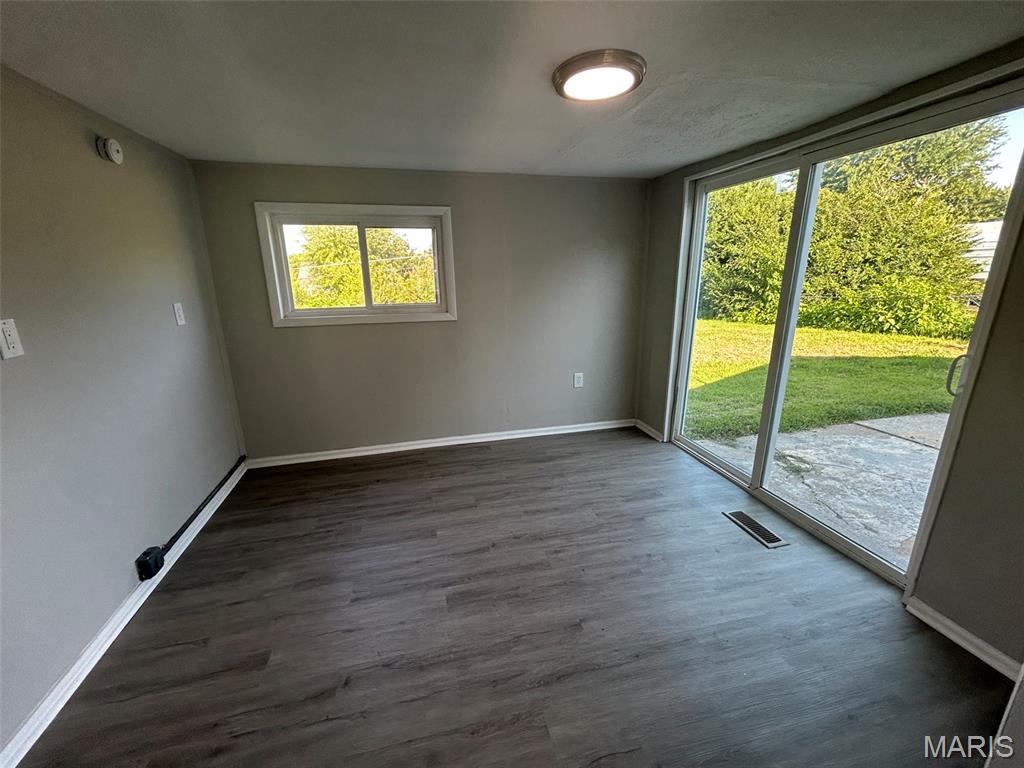 7th image of 324 Ames Pl, Saint Louis, MO 63135 | MLS# MIS26045721
