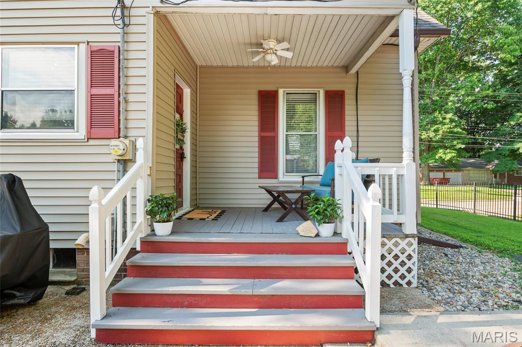 Homes for sale in Glen Carbon, IL | 683 Glen Crossing Rd, Glen Carbon, IL 62034 | MLS# MIS26045735