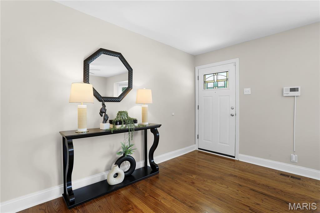 2nd image of 1542 N Hanley Rd, Saint Louis, MO 63130 | MLS# MIS26045748