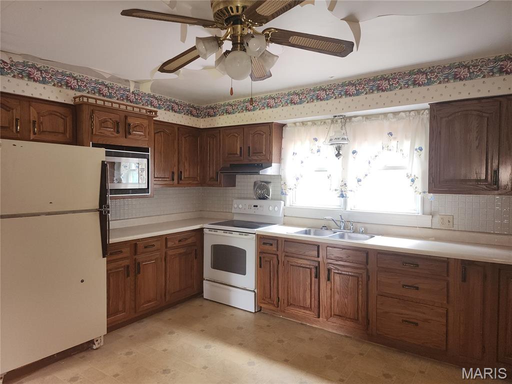 Homes for sale in East Alton, IL | 408 Bender Ave, East Alton, IL 62024 | MLS# MIS26045757