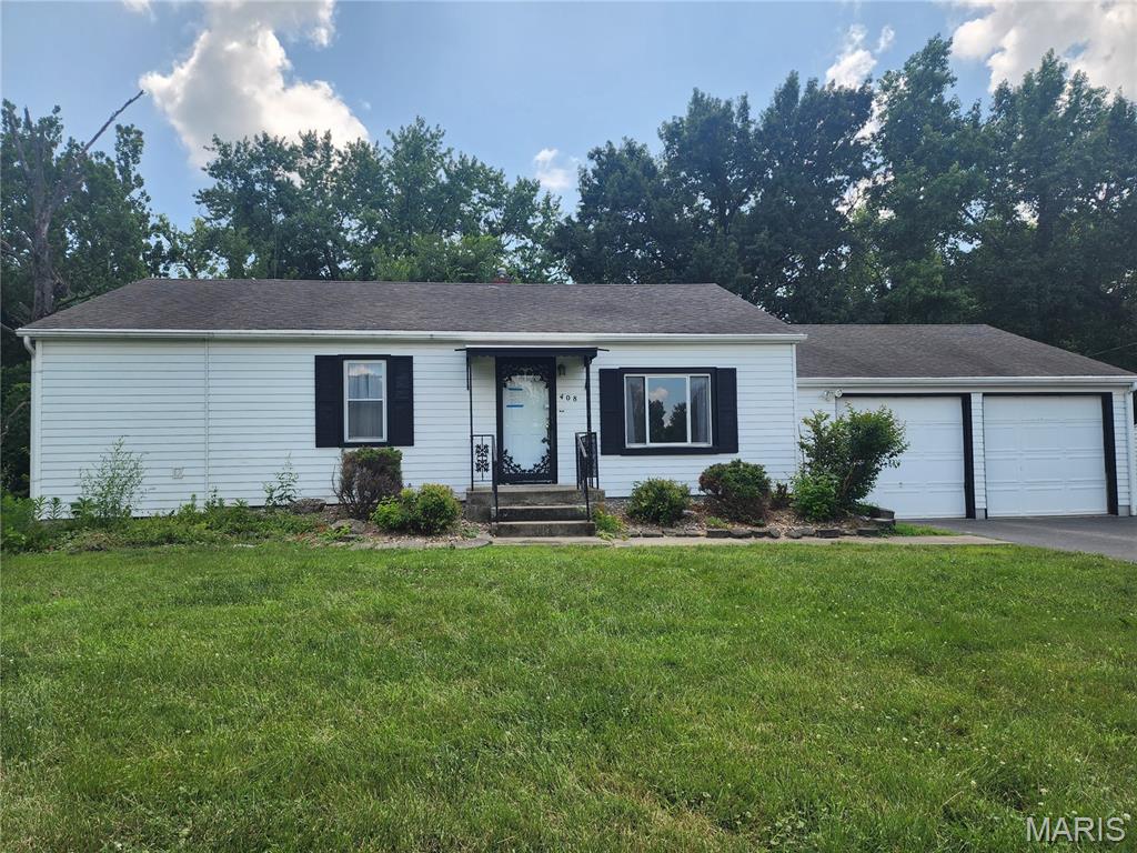 Homes for sale in East Alton, IL | 408 Bender Ave, East Alton, IL 62024 | MLS# MIS26045757