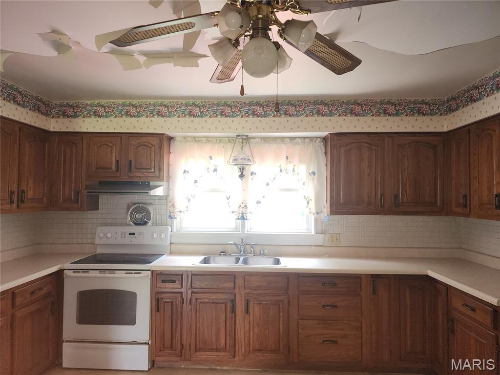 Homes for sale in East Alton, IL | 408 Bender Ave, East Alton, IL 62024 | MLS# MIS26045757