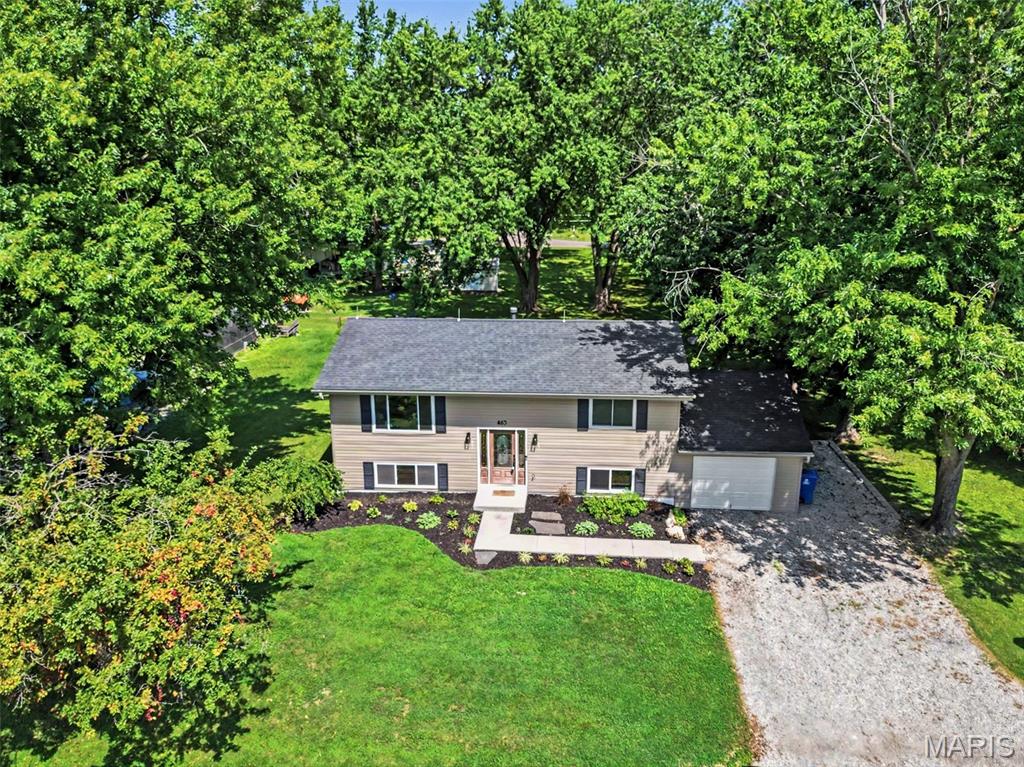 Homes for sale in Edwardsville, IL | 463 Tamarach Dr, Edwardsville, IL 62025 | MLS# MIS26045766
