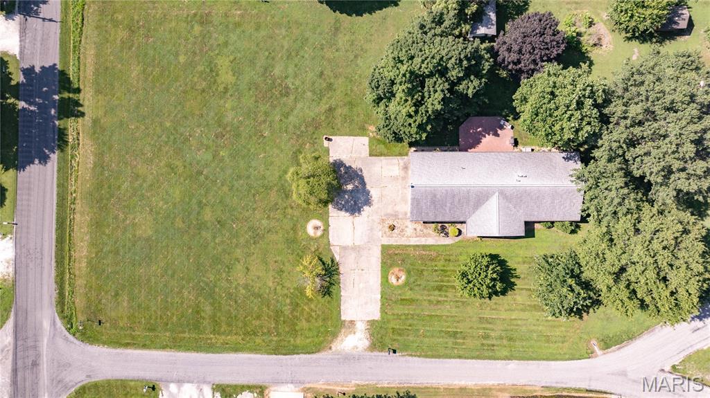 Homes for sale in Jerseyville, IL | 23611 Jenny Ln, Jerseyville, IL 62052 | MLS# MIS26045767