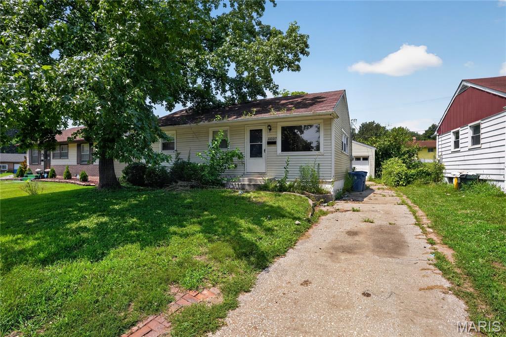 1st image of 10507 Renfrew Dr, Saint Louis, MO 63137 | MLS# MIS26045783