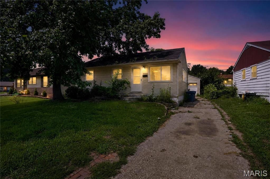 2nd image of 10507 Renfrew Dr, Saint Louis, MO 63137 | MLS# MIS26045783