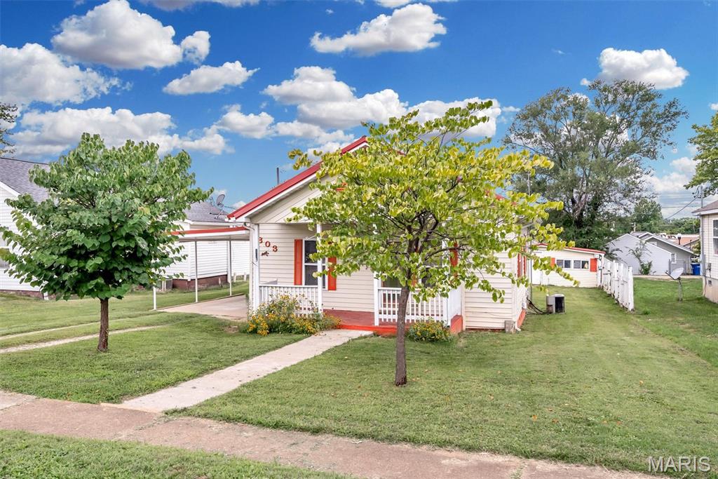 2nd image of 803 N Grant St, Desloge, MO 63601 | MLS# MIS26045817