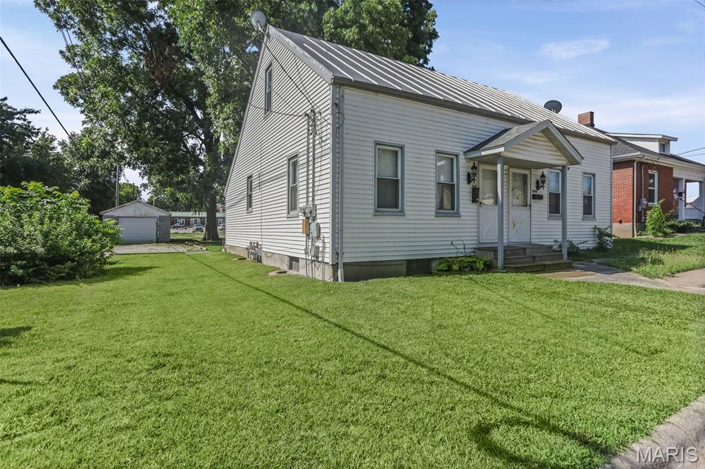 Homes for sale in Waterloo, IL | 202 E 1St St, Waterloo, IL 62298 | MLS# MIS26045822