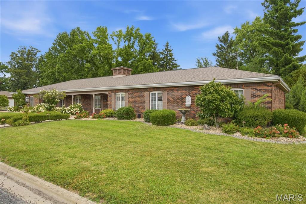 Homes for sale in Carlyle, IL | 1071 Randolph St, Carlyle, IL 62231 | MLS# MIS26045835