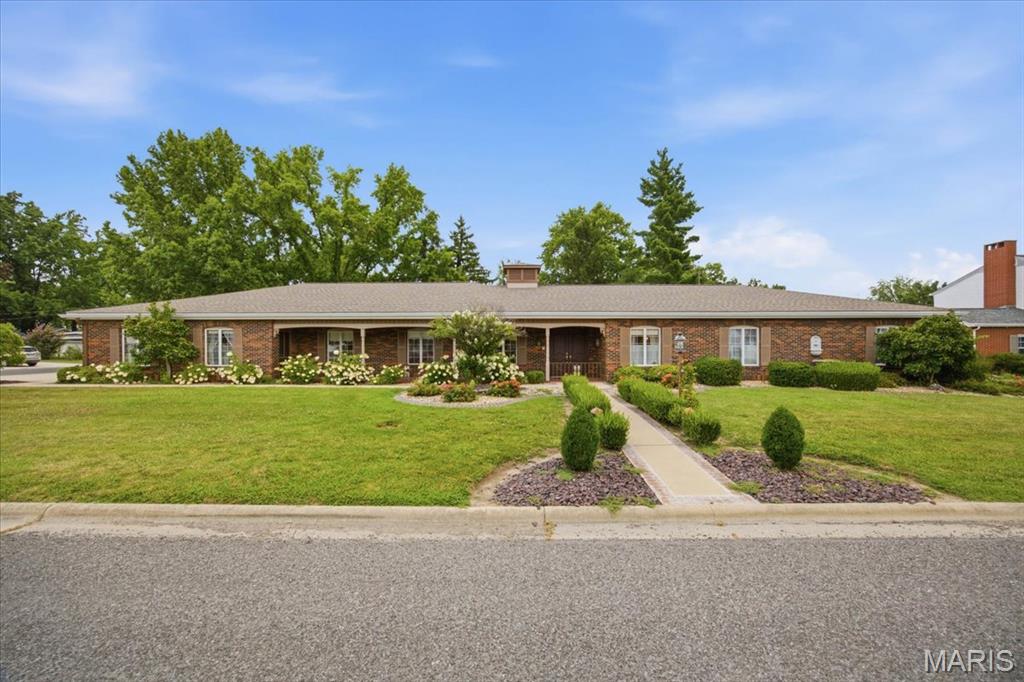 Homes for sale in Carlyle, IL | 1071 Randolph St, Carlyle, IL 62231 | MLS# MIS26045835