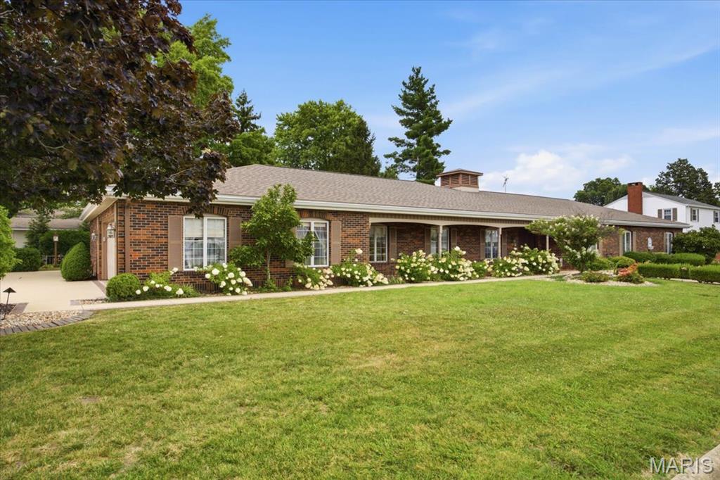 Homes for sale in Carlyle, IL | 1071 Randolph St, Carlyle, IL 62231 | MLS# MIS26045835