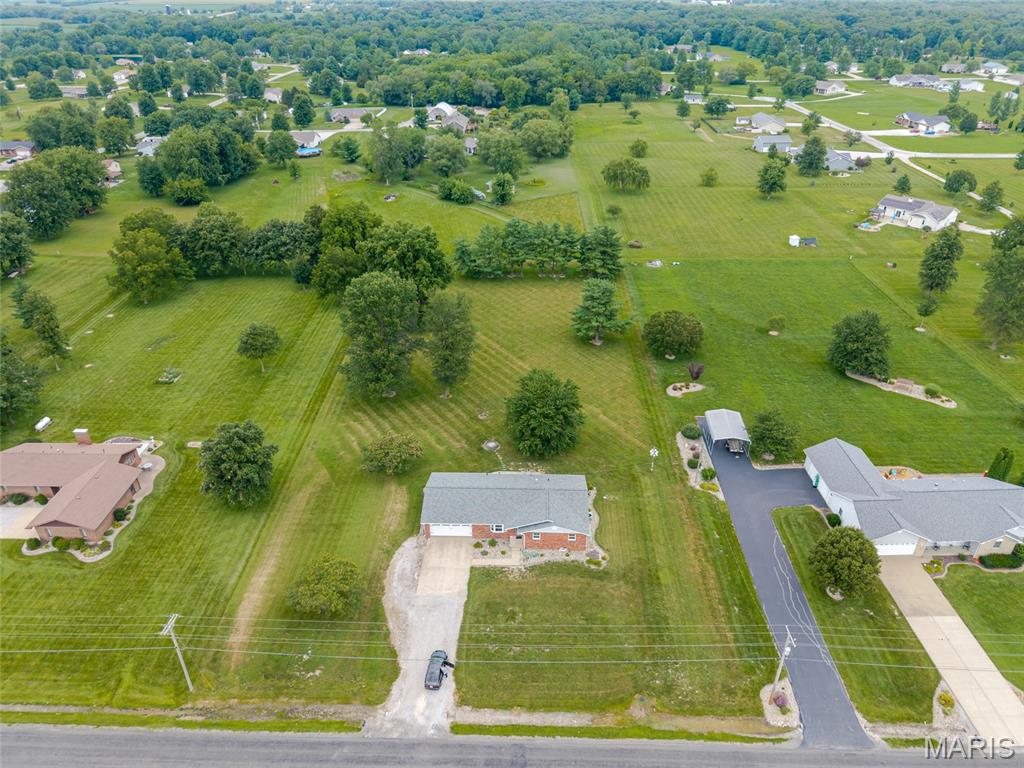 Homes for sale in Highland, IL | 12941 Daiber Rd, Highland, IL 62249 | MLS# MIS26045848