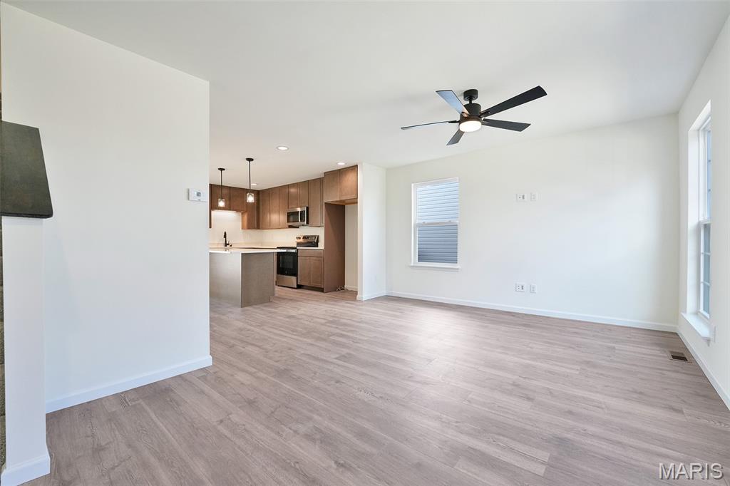 2nd image of 160 Sunset Terrace Dr, Wentzville, MO 63385 | MLS# MIS26045928
