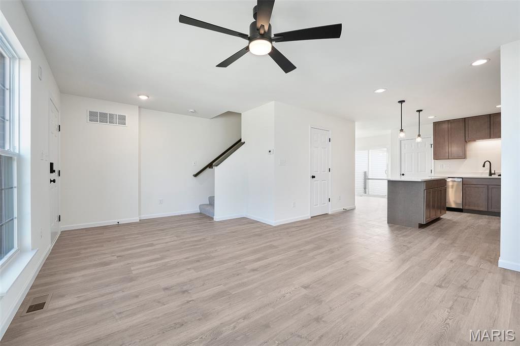 3rd image of 160 Sunset Terrace Dr, Wentzville, MO 63385 | MLS# MIS26045928