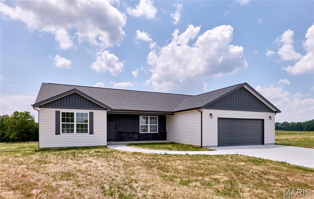Homes for sale in Bowling Green, MO | 19661 Longspur Trl, Bowling Green, MO 63334 | MLS# MIS26045939