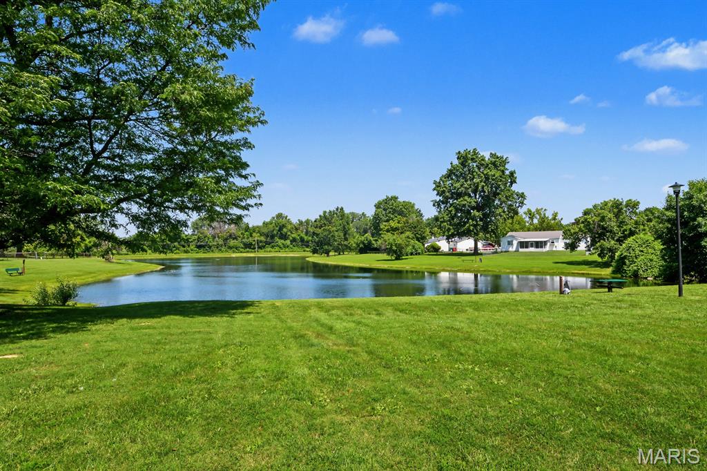 5th image of 719 Waterfall Dr, Florissant, MO 63034 | MLS# MIS26045951