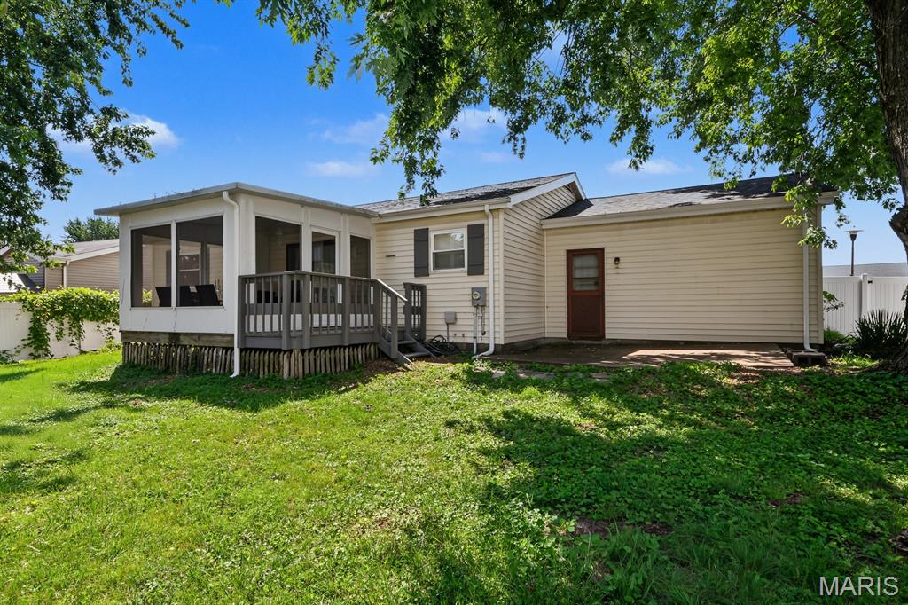 2nd image of 719 Waterfall Dr, Florissant, MO 63034 | MLS# MIS26045951