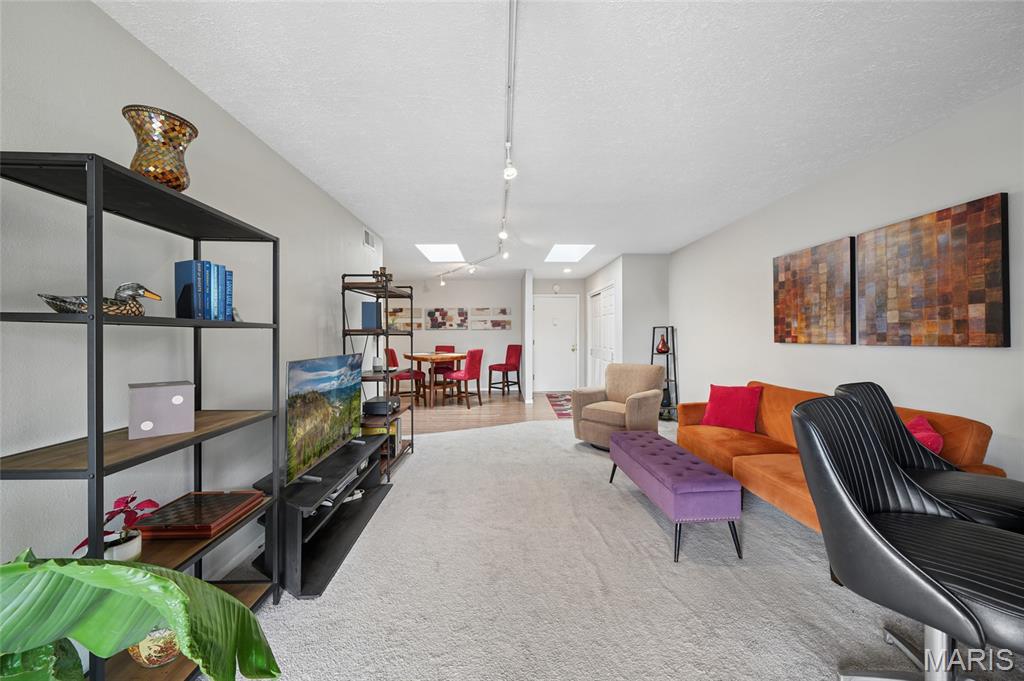 4th image of 1436 Heritage Lndg, St. Charles, MO 63303