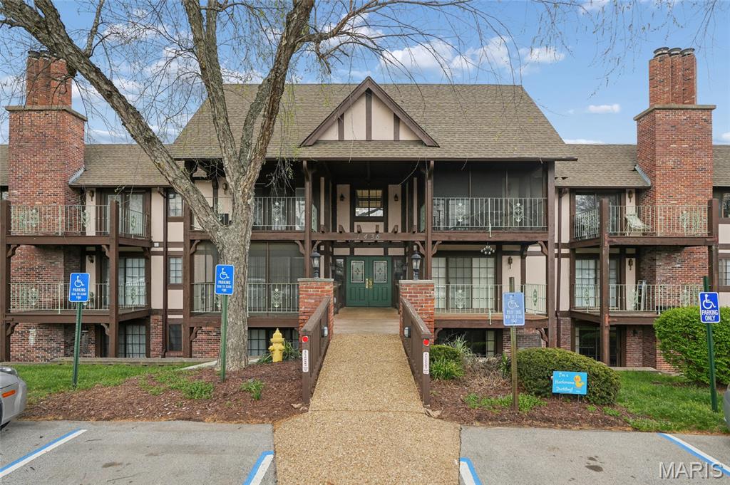 1st image of 1436 Heritage Lndg, St. Charles, MO 63303