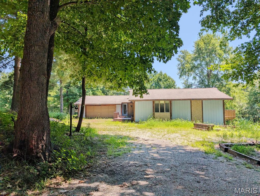 Homes for sale in Elsah, IL | 25402 S Elsah Hills Rd, Elsah, IL 62028 | MLS# MIS26045981
