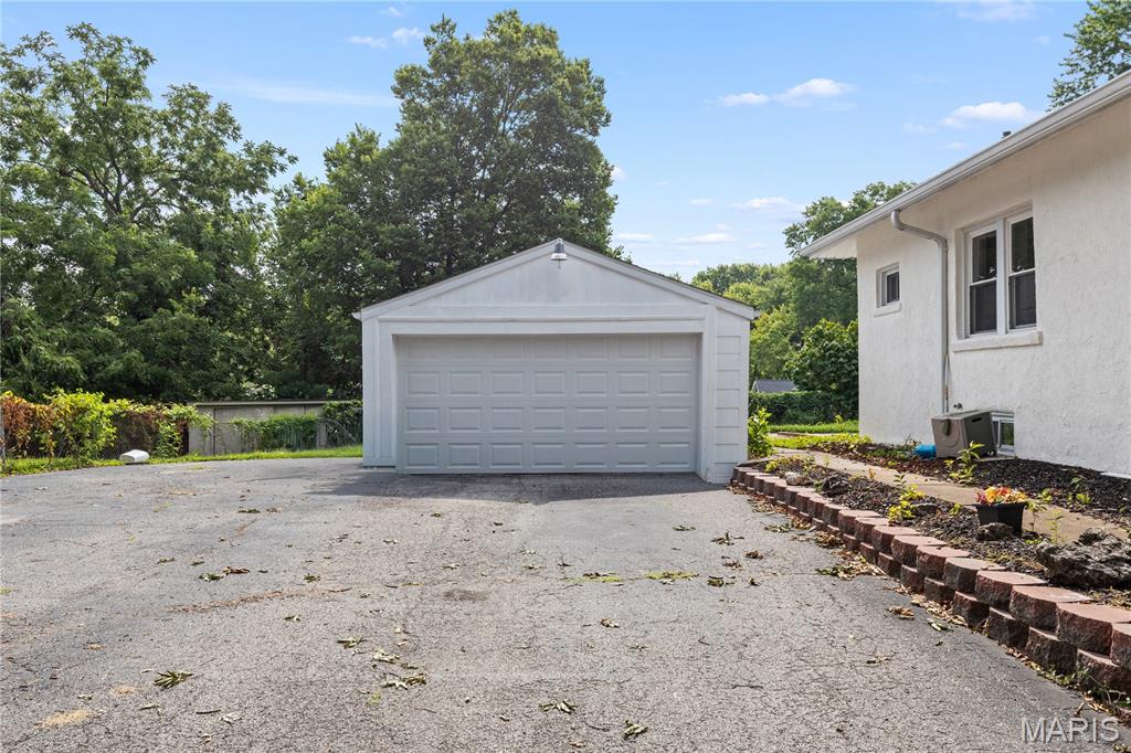 Homes for sale in St John, MO | 2970 Walton Rd, St John, MO 63114 | MLS# MIS26045994
