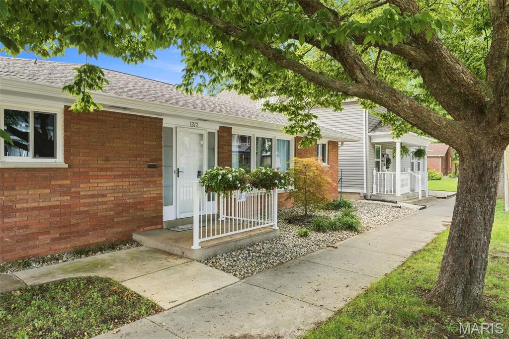 4th image of 1212 Main St, Highland, IL 62249 | MLS# MIS26046016
