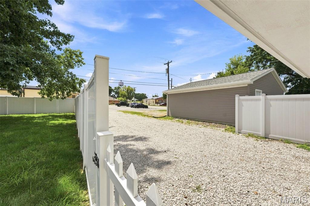 28th image of 1212 Main St, Highland, IL 62249 | MLS# MIS26046016