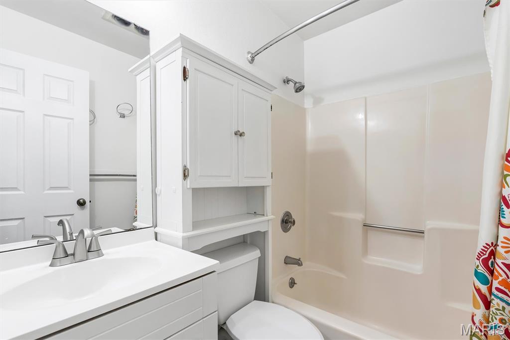 15th image of 8912 N Swan Cir, Saint Louis, MO 63144 | MLS# MIS26046030