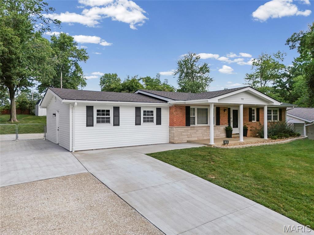 3rd image of 735 Montbrook Dr, O Fallon, MO 63366 | MLS# MIS26046038