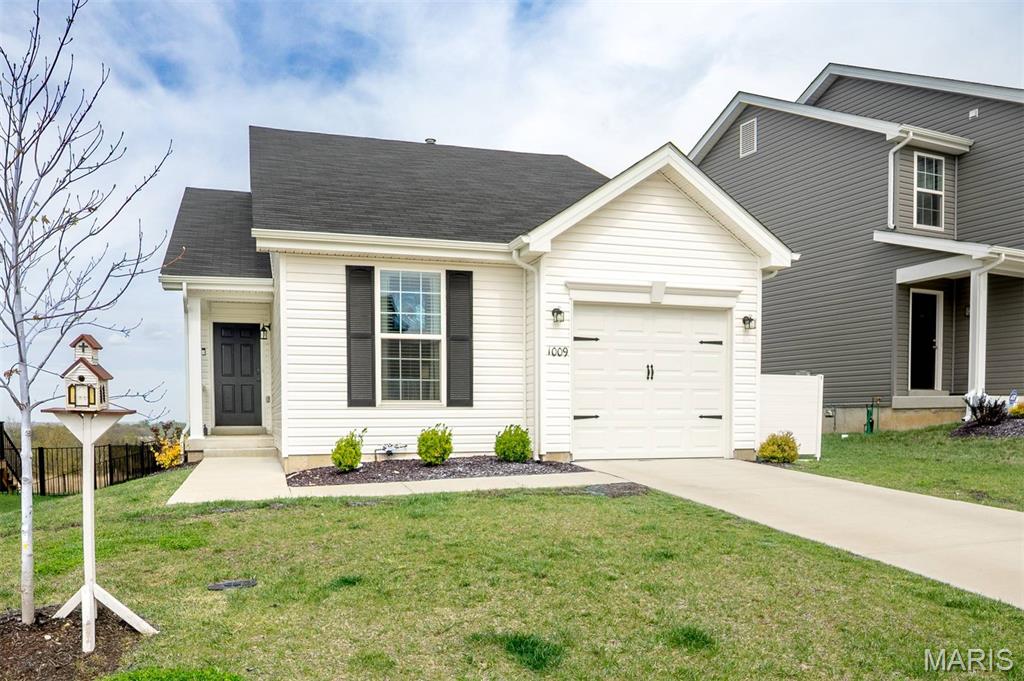 1st image of 1009 Black Bear Dr, House Springs, MO 63051 | MLS# MIS26046043
